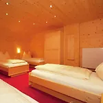 بيت للعطل Lovely Chalet In Mayrhofen With Private Garden