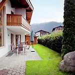 Lovely Chalet In Mayrhofen With Private Garden بيت للعطل