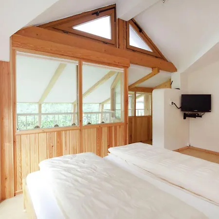 Lovely Chalet In With Private Garden 別荘 *