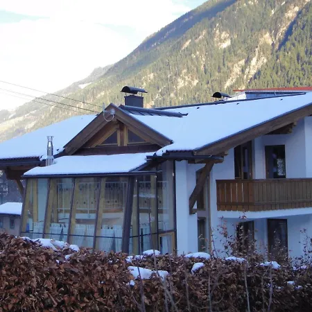 Ferienhaus Lovely Chalet In Mayrhofen With Private Garden