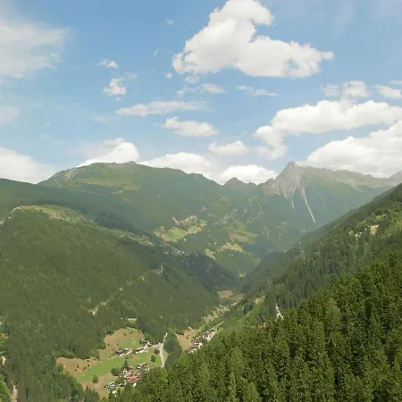 Lovely Chalet In Mayrhofen With Private Garden Ferienhaus