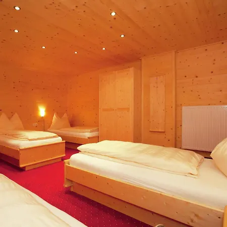 Ferienhaus Lovely Chalet In Mayrhofen With Private Garden